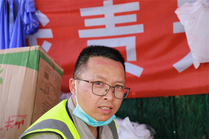 華西安裝公司【華安人的奮戰(zhàn)·人物特寫(xiě)】王崇吉：內(nèi)斂的背后 嚴(yán)謹(jǐn)?shù)膱?jiān)持成就了他的專(zhuān)業(yè)底氣